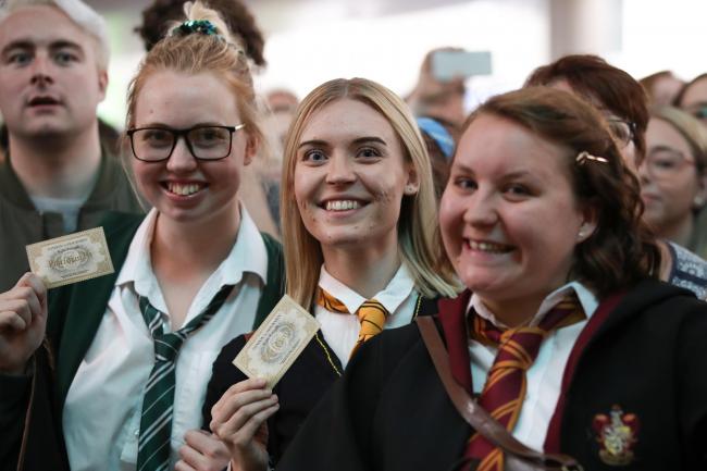 Harry Potter fans descend on King's Cross to mark return to Hogwarts | Central Fife Times