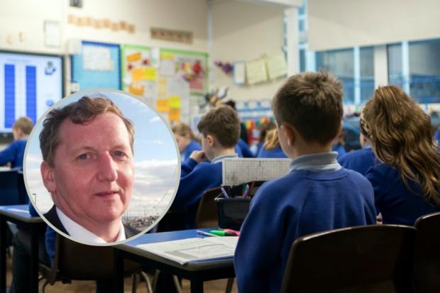 Labour MSP Alex Rowley has highlighted the number of classrooms with over 25 and 30 children in Fife.