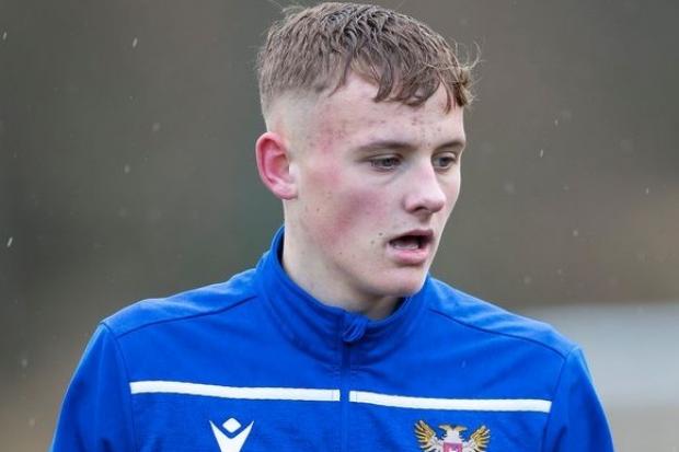 Cowdenbeath have signed young defender Sam Denham on loan from St Johnstone.