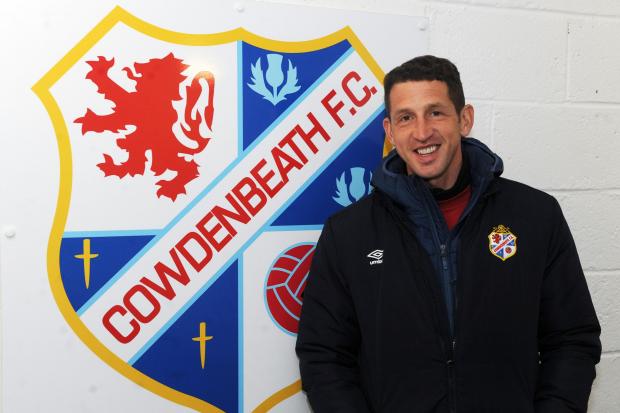 Calum Elliot has left Cowdenbeath to take up the manager's job at League 2 Bonnyrigg Rose.