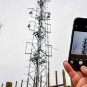 A new 20 metre high telecommunications mast will be installed in Cowdenbeath.